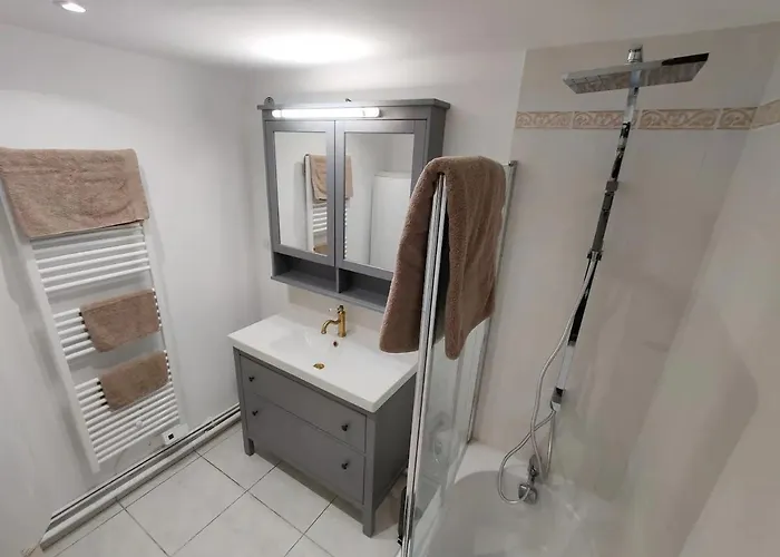 Апартаменты Homefleur - Grand Avec Jardin 4-6 Personnes *